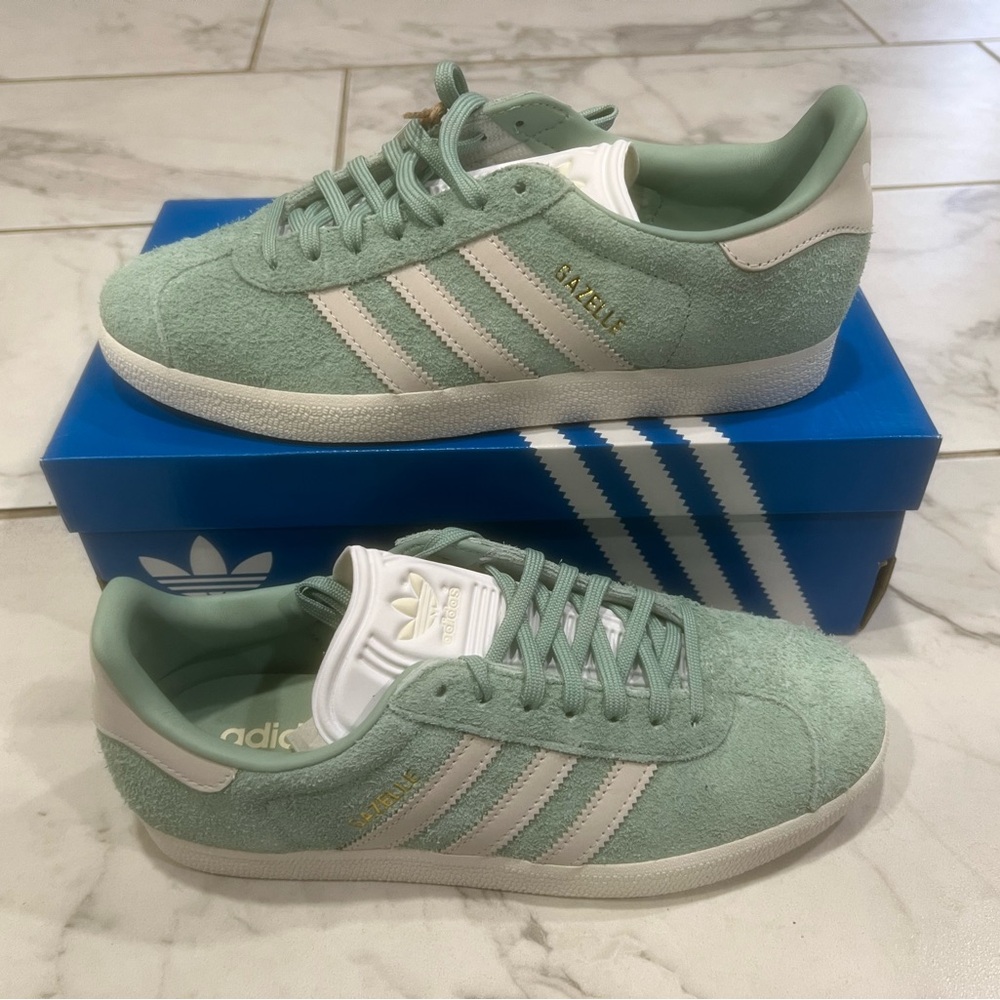 Adidas Women's Gazelle Suede Shoes Hazy Green/Off White  IG4393 NEW Size 9
